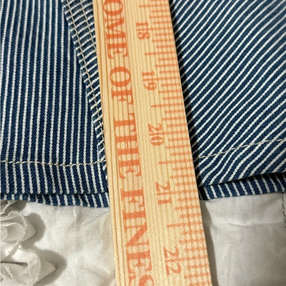 Woman’s size 12 very cute striped light denim skirt. Front and back pockets. - Picture 9 of 10